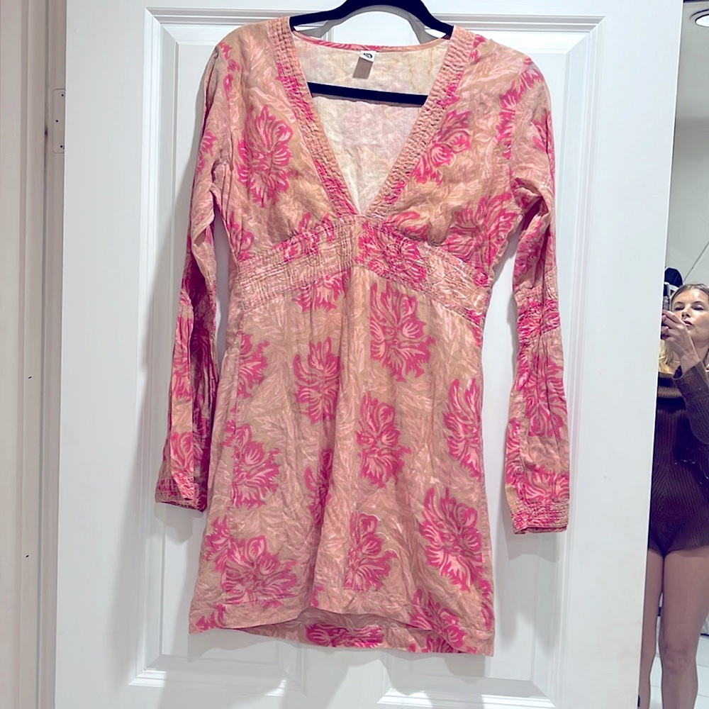 Kerry Cassill pink mini dress. Bell sleeves. Size 0 Great Condition.